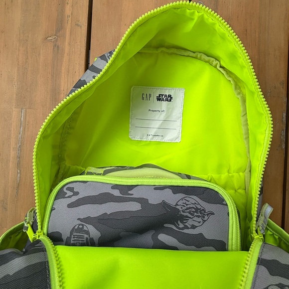 GAP Star Wars Matching Backpack and Lunchbox in Grey and Neon Yellow - Picture 9 of 9